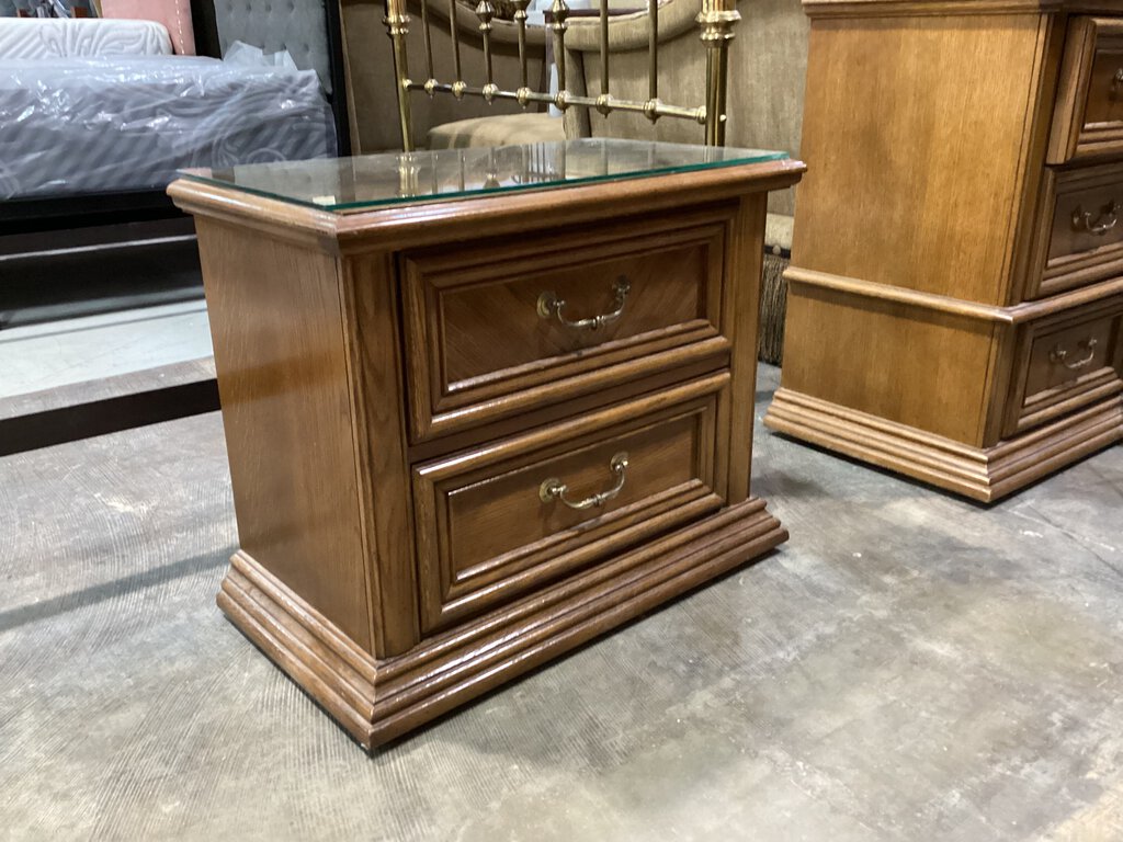 81978 - Bassett Westmoor Nightstand 27x15x49