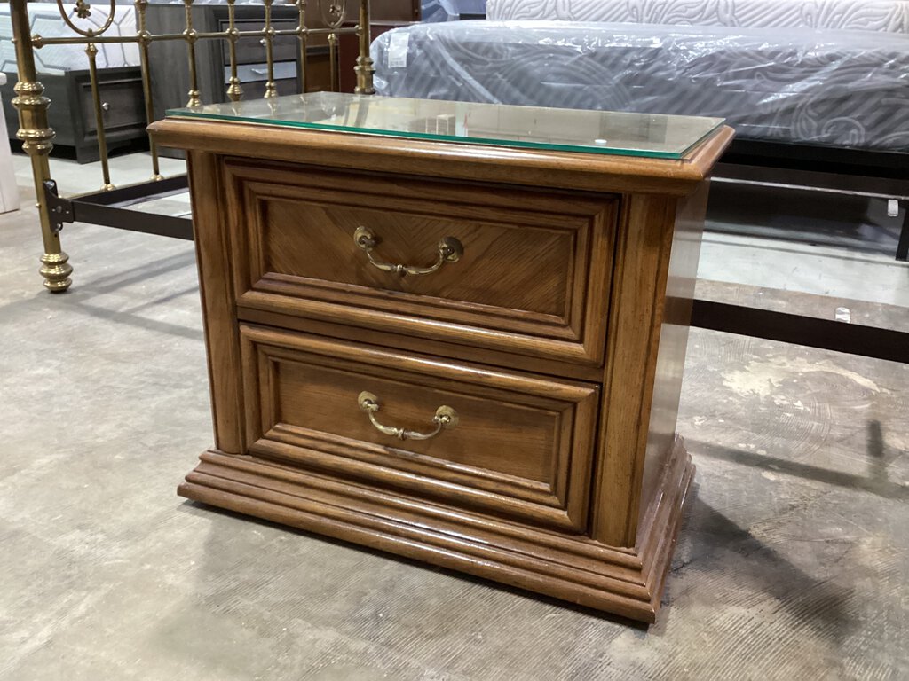 81978 - Bassett Westmoor Nightstand 27x15x49