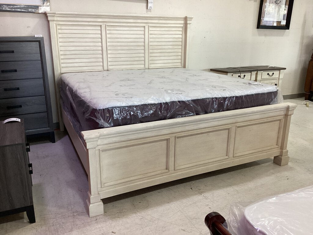 81986 - Ashley Bolanburg King Bed Frame 84x88x63