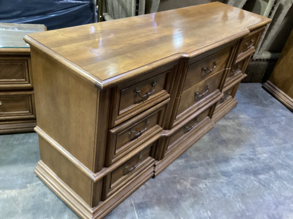 81976 - Bassett Westmoor Dresser 64x18x30