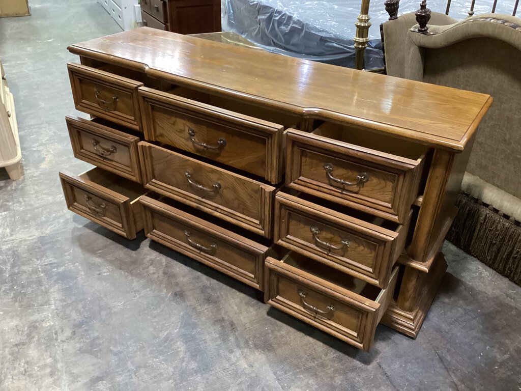 81976 - Bassett Westmoor Dresser 64x18x30