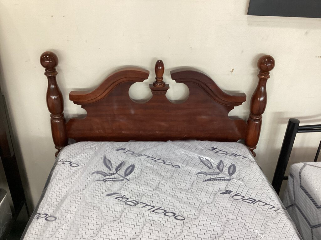 82011 - Twin Headboard w/Bed Rails 41x48x76