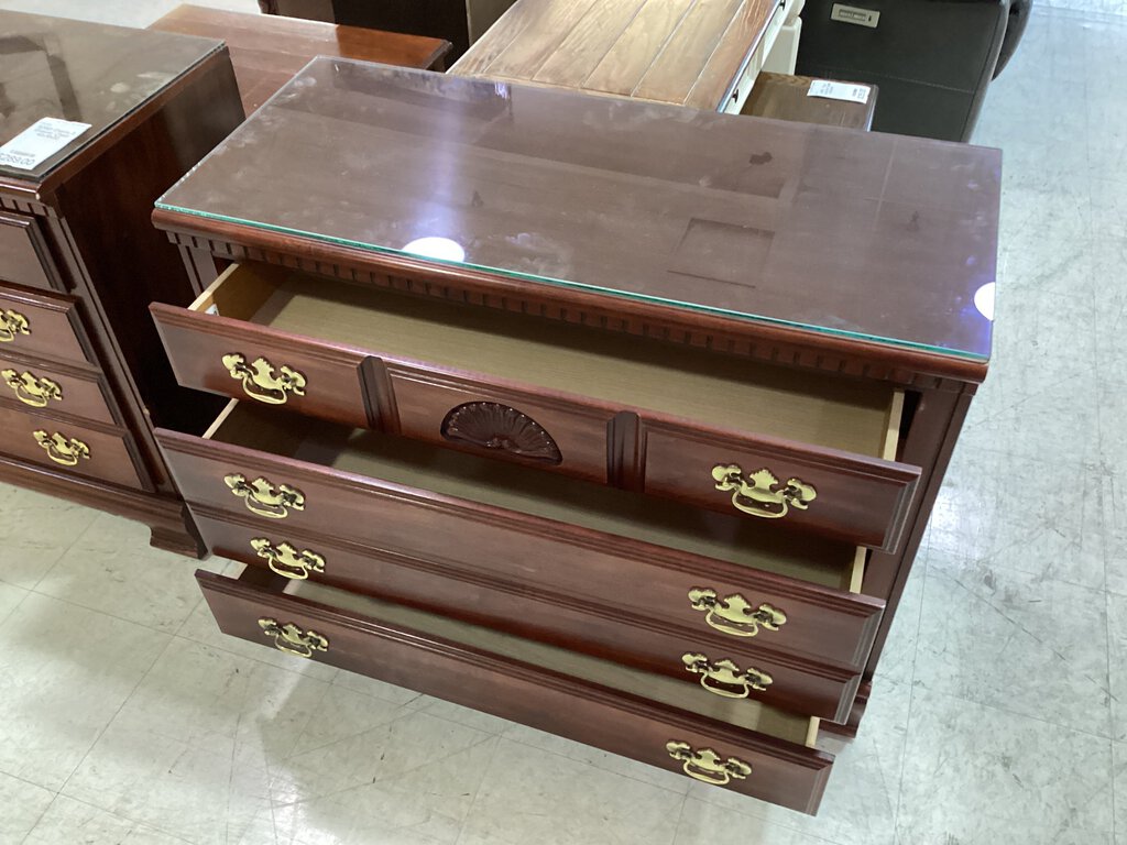 82000 - Cherry 3 Drawer Chest 40x18x32