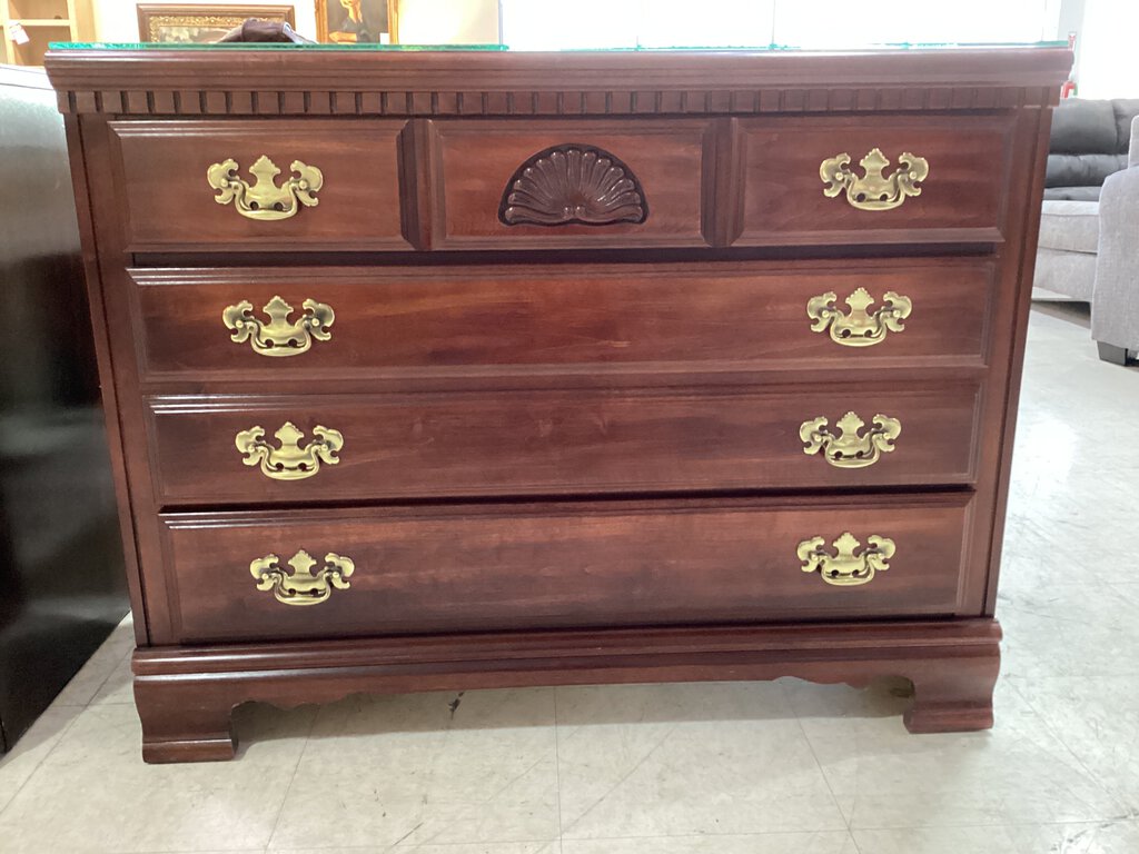 82000 - Cherry 3 Drawer Chest 40x18x32