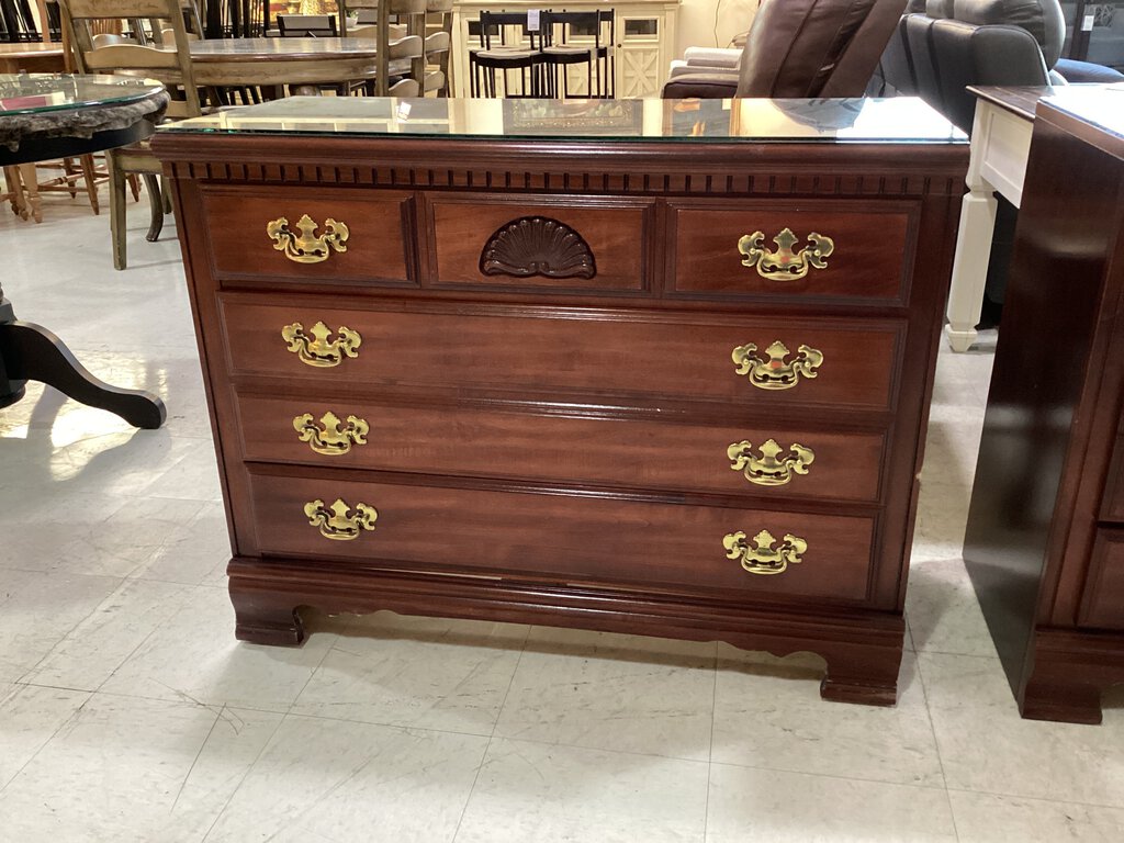 82001 - Cherry 3 Drawer Chest 40x18x32