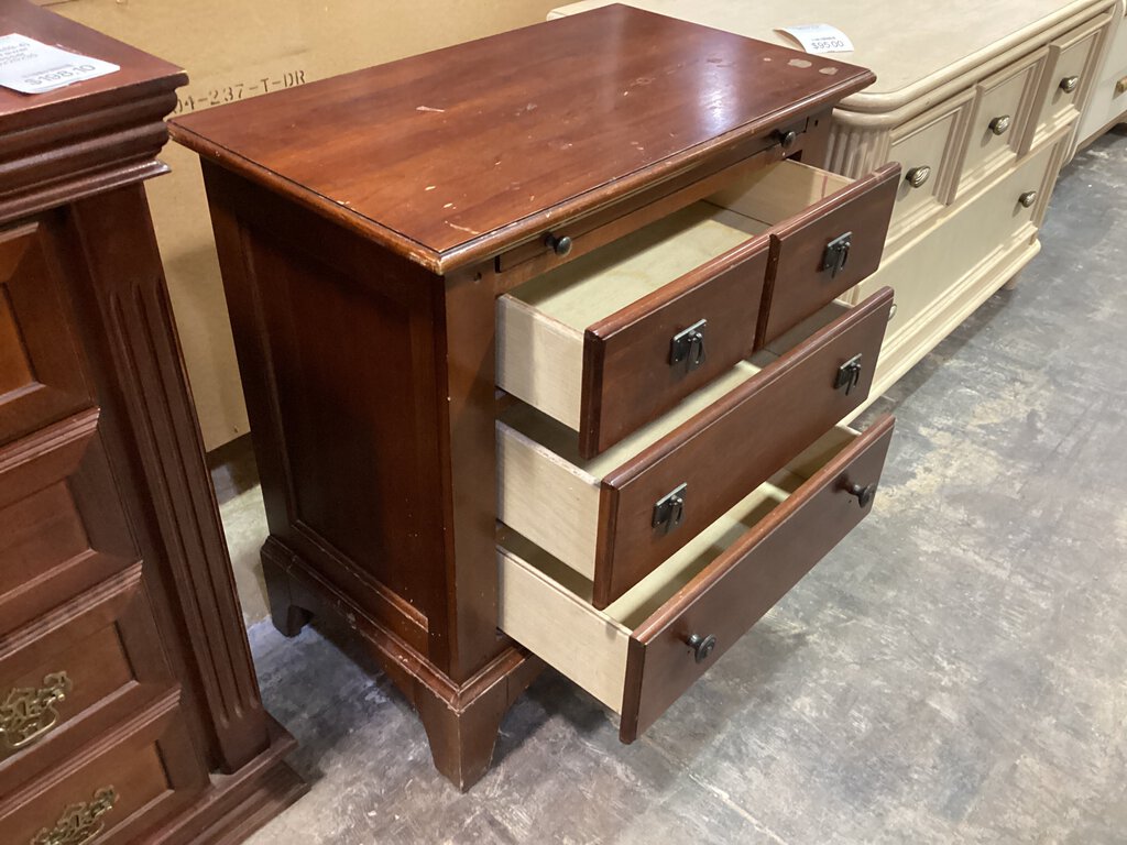 81957 - 3 Drawer Nightstand 29x17x30