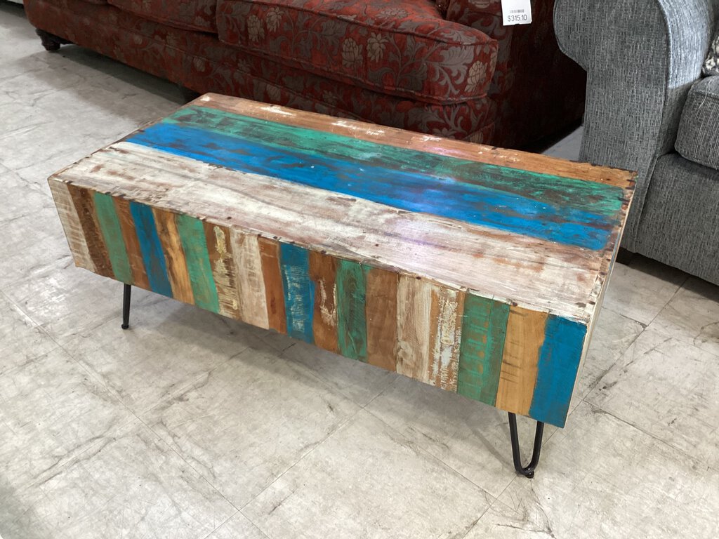 82022 - Rustic Coffee Table 20x39x15