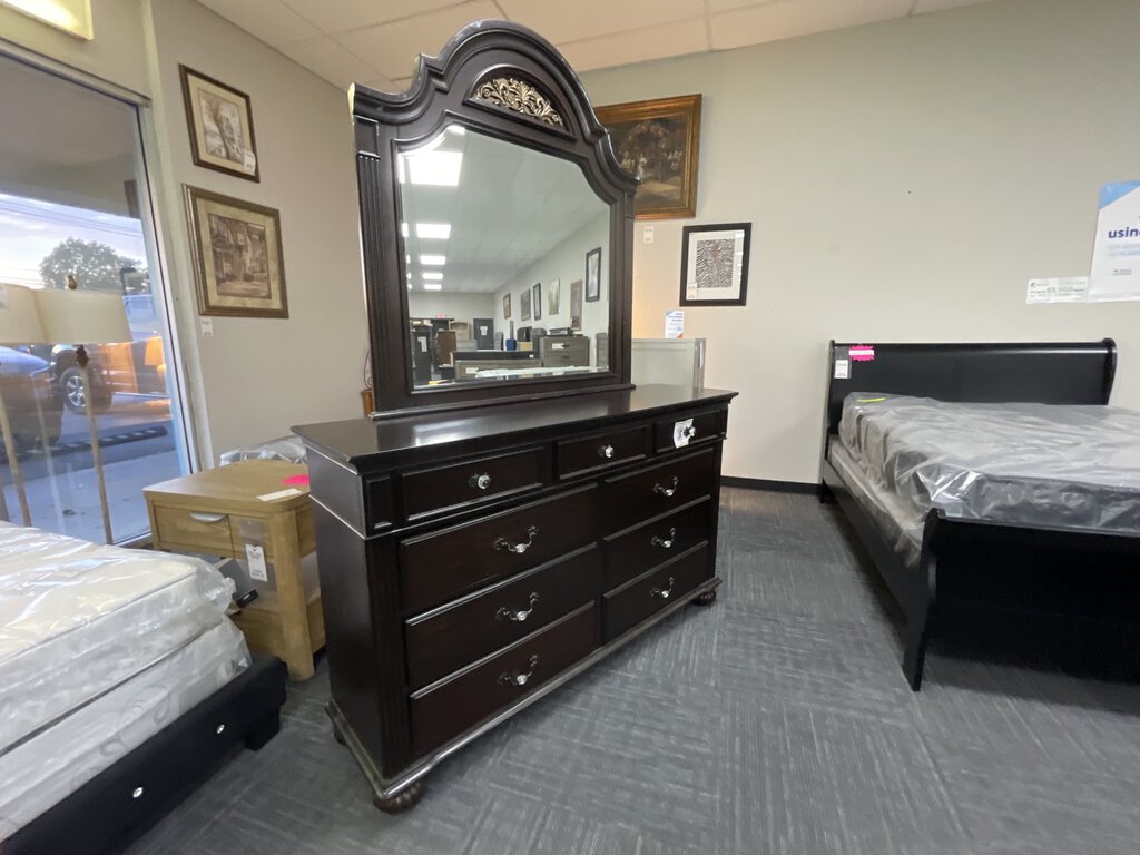 76863 - Syracuse Six Drawer Dresser w/Mirror 64x18x39