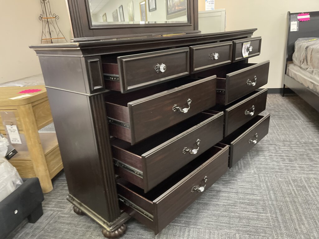 76863 - Syracuse Six Drawer Dresser w/Mirror 64x18x39