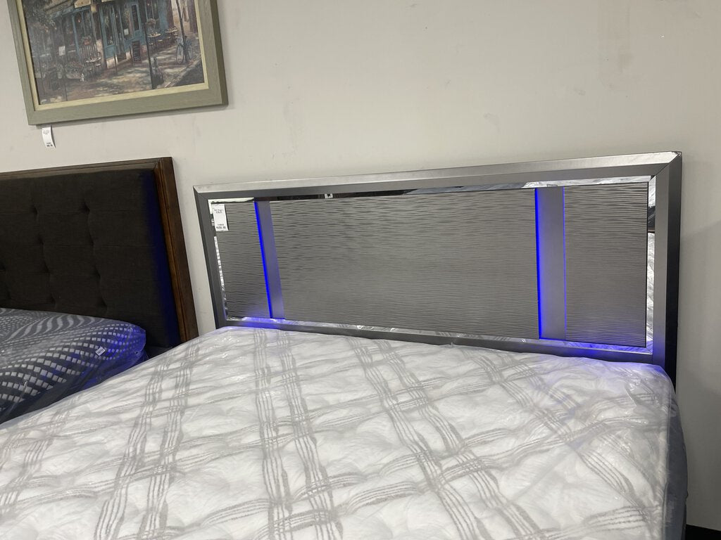 76874 - Atlantic King LED Headboard 75x56