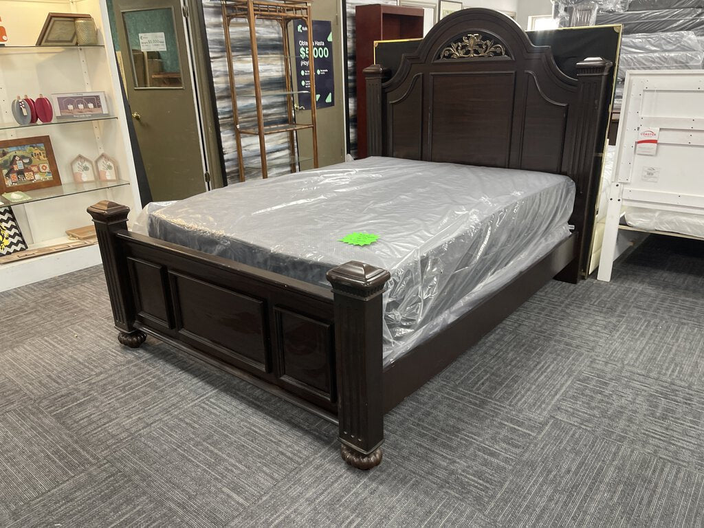 76866 - Wood Queen Bed Frame 65x90x65