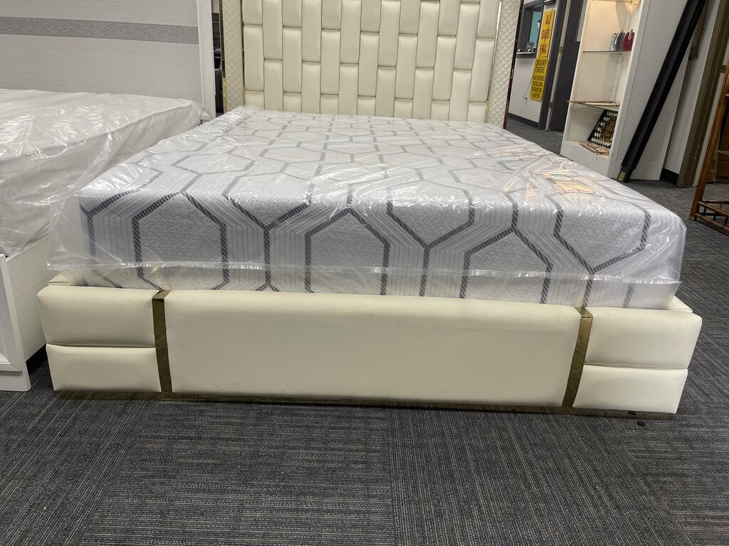 Modern Queen Platform Bed Frame 65x87x60