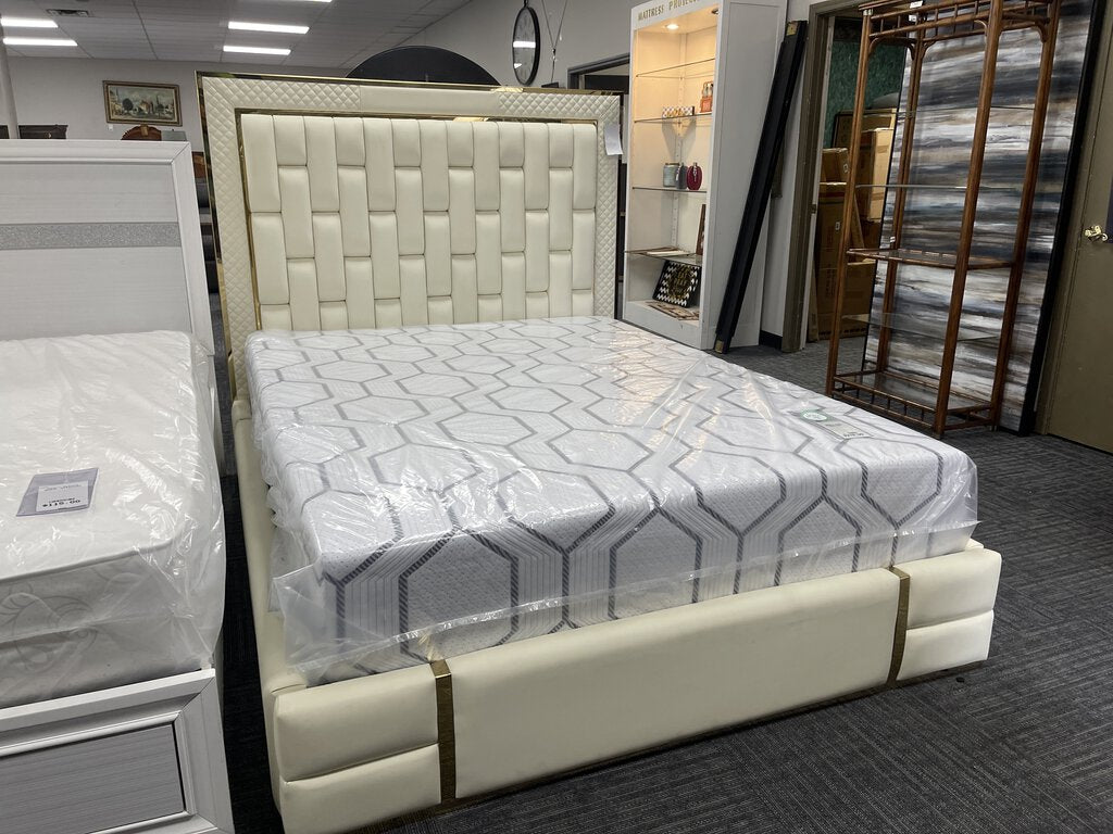 Modern Queen Platform Bed Frame 65x87x60