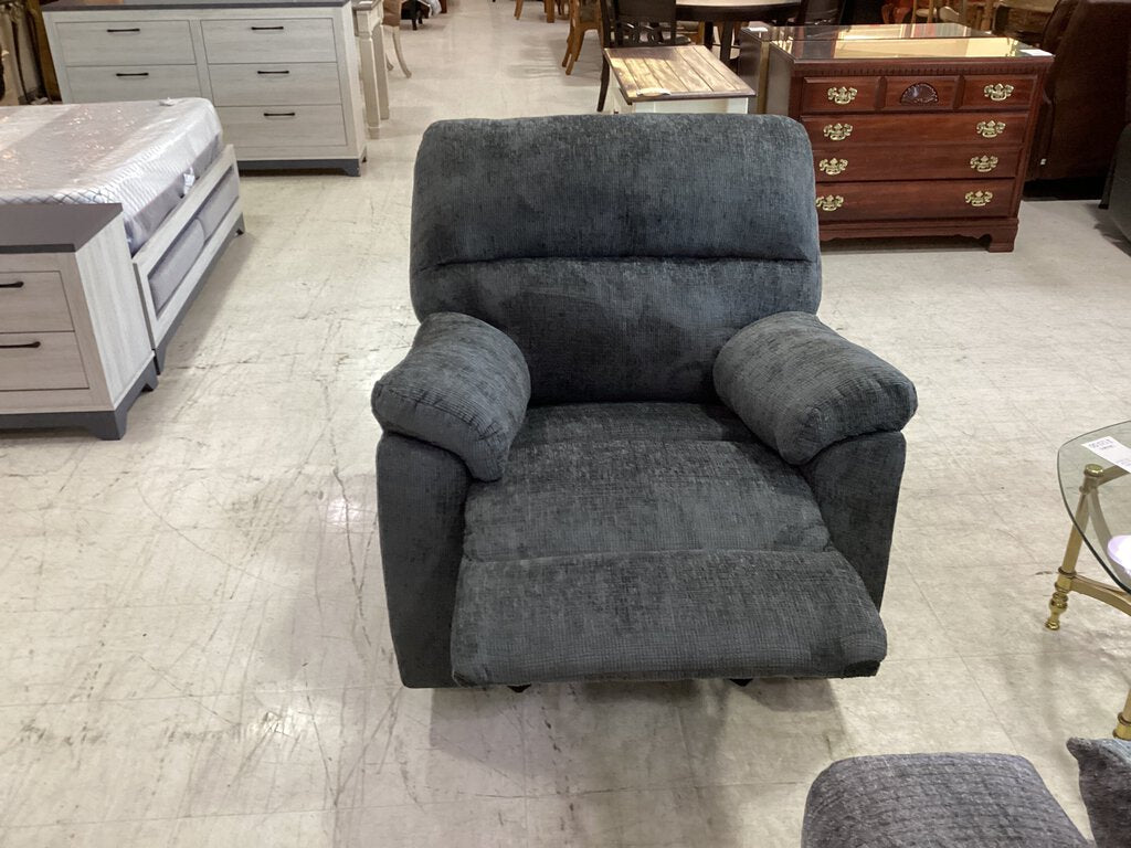 Wow Dusk NEW Recliner35x37x41 (2450)