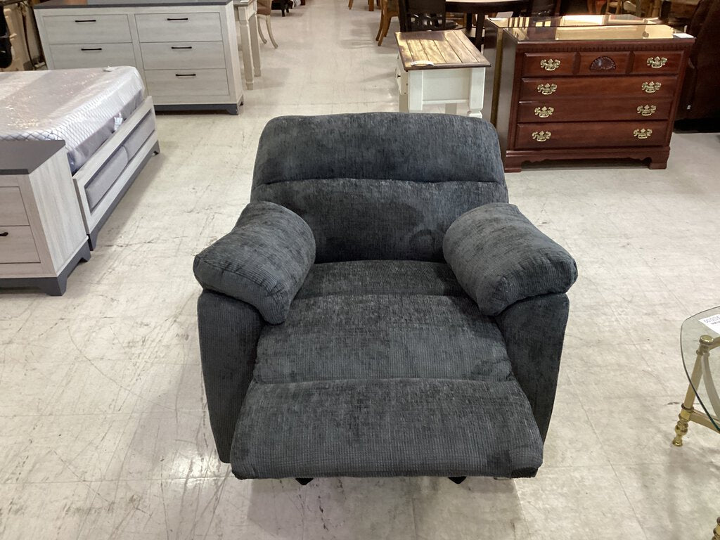 Wow Dusk NEW Recliner35x37x41 (2450)