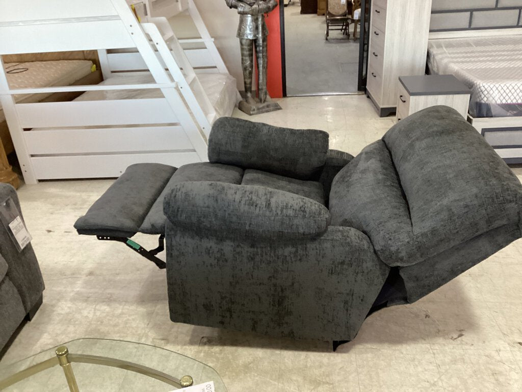 Wow Dusk NEW Recliner35x37x41 (2450)