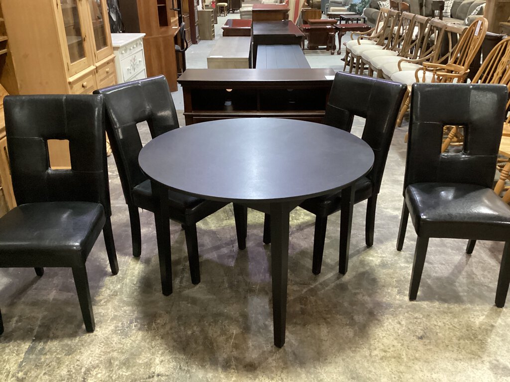 82039 - Black Round 5pc Dining Set 42x30