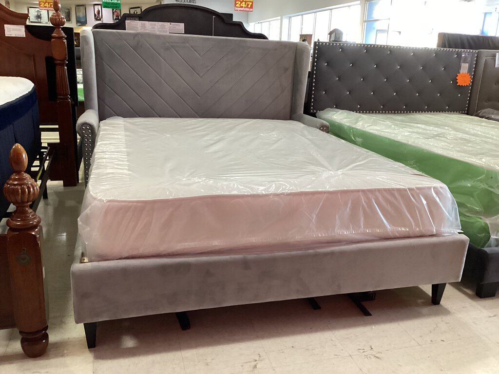 Bella NEW Queen Platform Bed Frame 63x89x47 (1131-32-33)