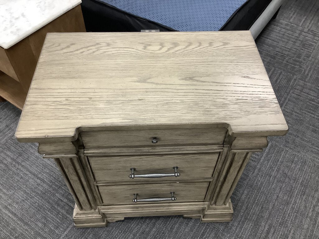 76873 - Pulaski Madison Ridge Nightstand 29x18x29