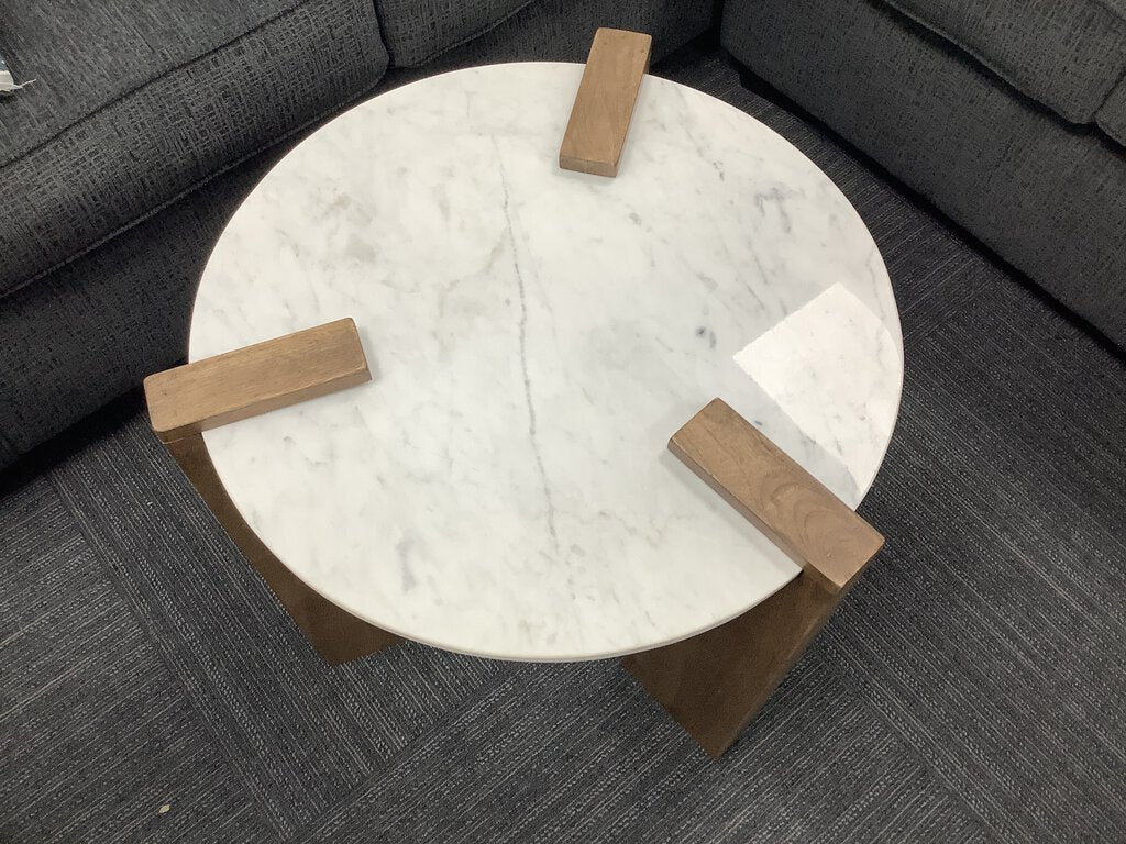 76882 - Ashley Isanti Round Marble Top End Table 21x21x23