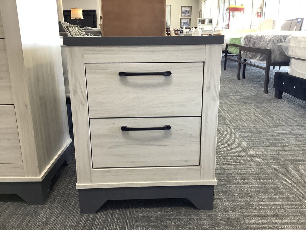 Albany NEW Nightstand 19x16x24 (123197)