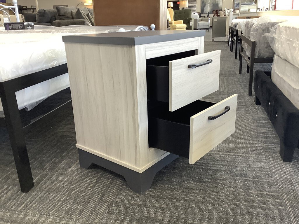 Albany NEW Nightstand 19x16x24 (123197)