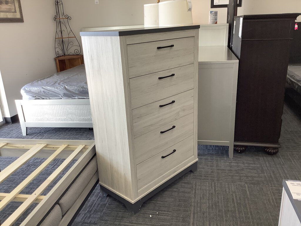 Albany NEW Chest 31x16x49 (123196)