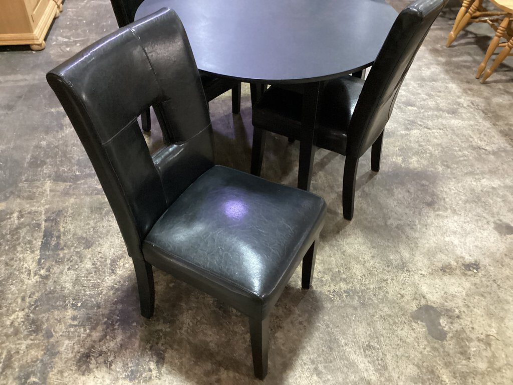 82039 - Black Round 5pc Dining Set 42x30