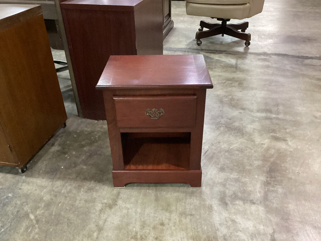 82063 - Chair Side Table 17x13x21