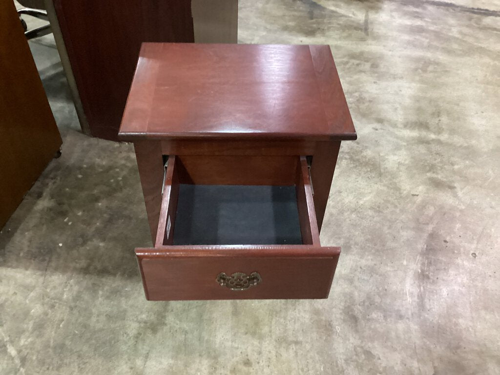 82063 - Chair Side Table 17x13x21