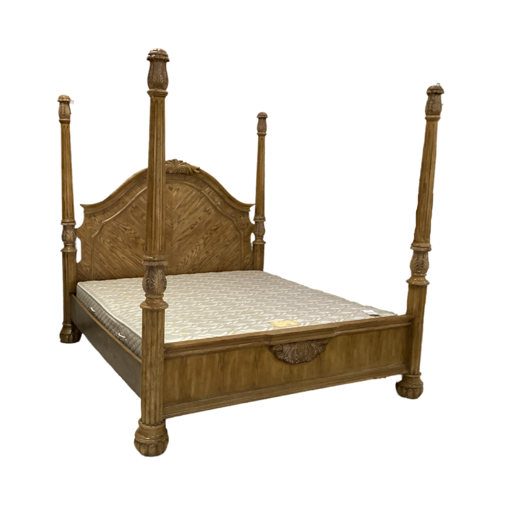 82029 - King Post Bed Frame w/Platform Base 85x95x85