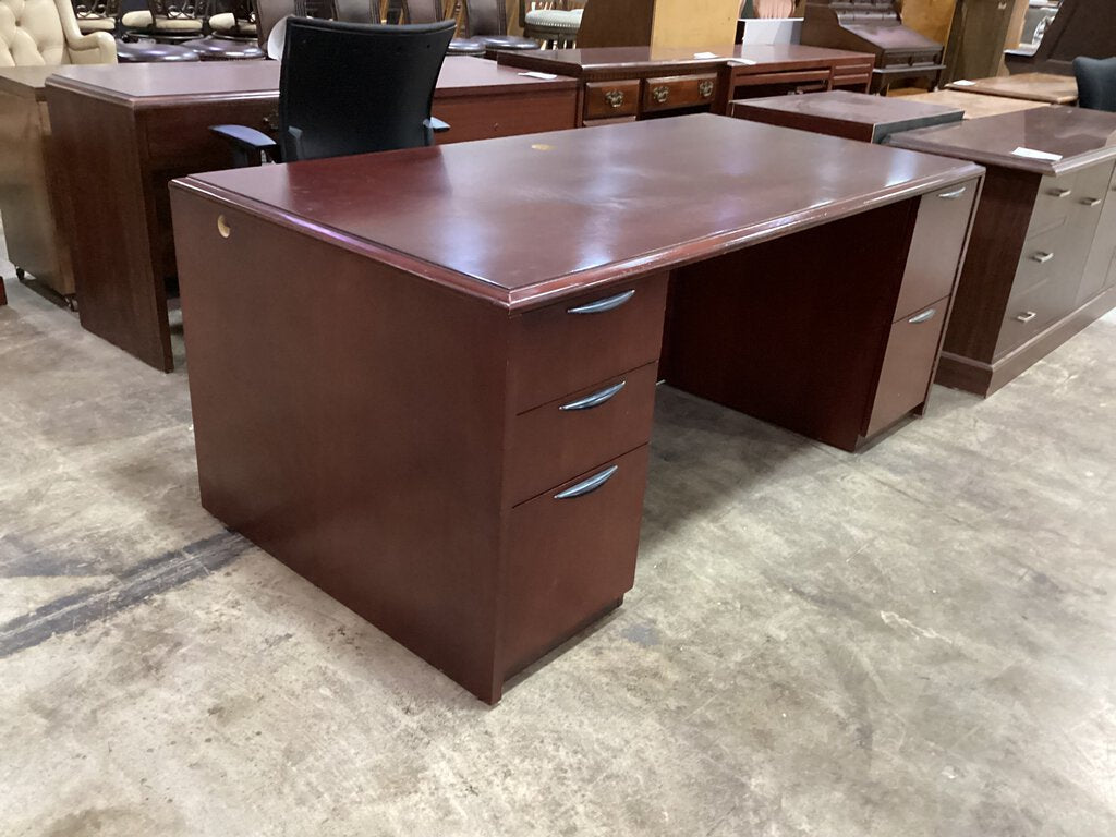 82095 - Cherry Executive Desk 72x36x30