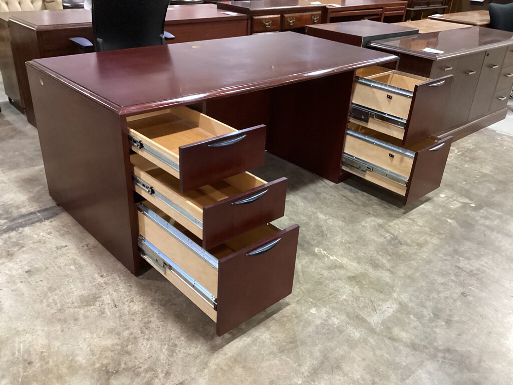 82095 - Cherry Executive Desk 72x36x30