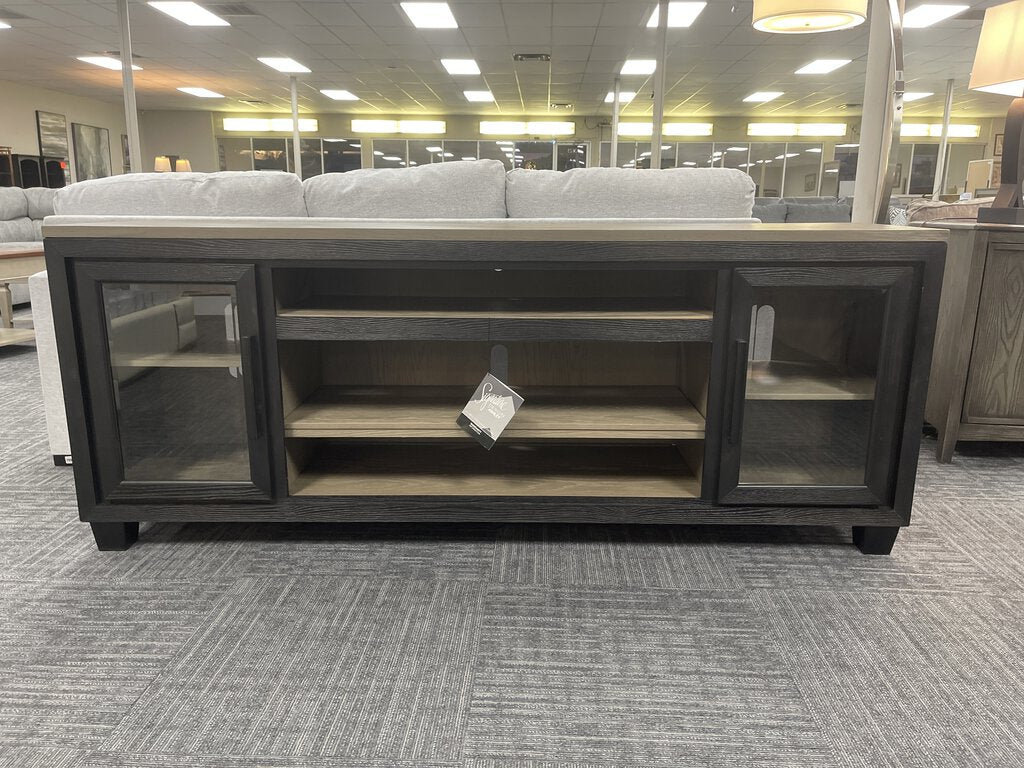 76905 - Ashley Foyland Tv Stand w/Fireplace OPTION 83x32x19