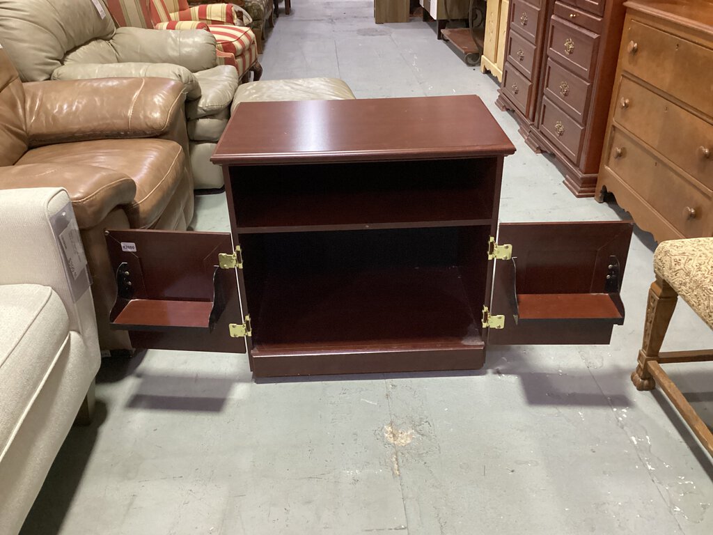 82080 - Rolling TV Stand 29x19x28