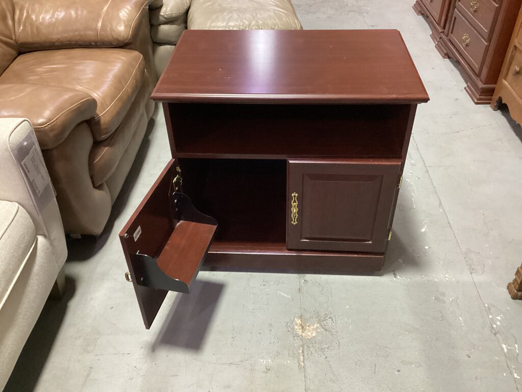 82080 - Rolling TV Stand 29x19x28