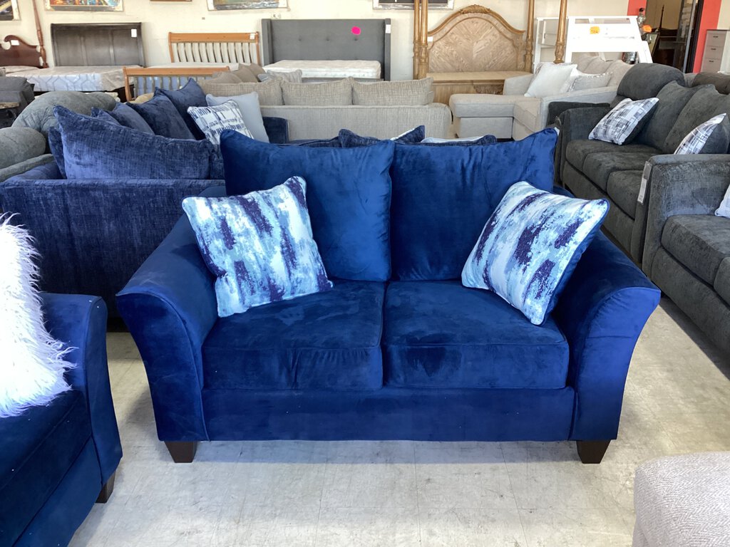 Velour Navy NEW Loveseat 68x38x39 (7702-VELN)