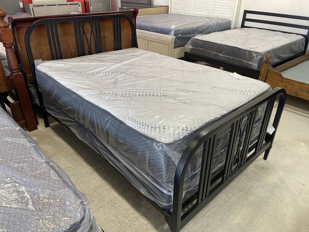 82106 - Black Metal Full Size Bed Frame 54x80x46