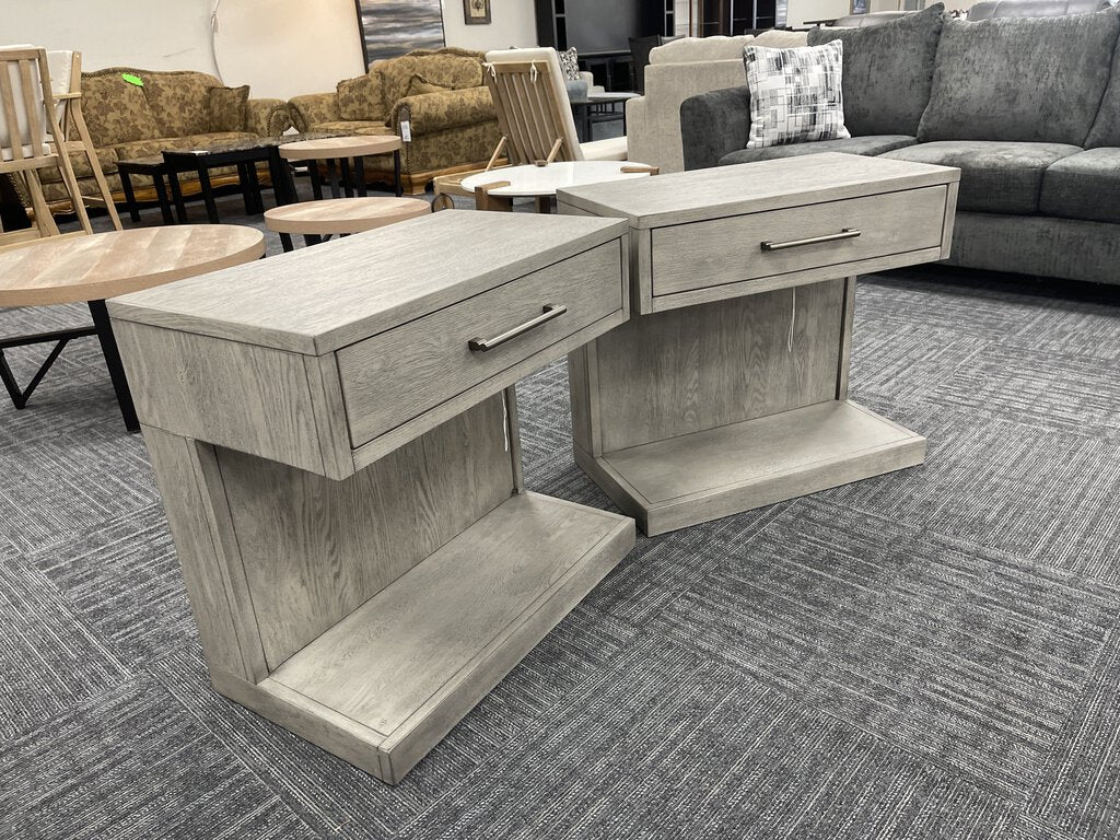 76909 - Pair Of Aspen Home Platinum One Drawer Nightstand 28x16x26