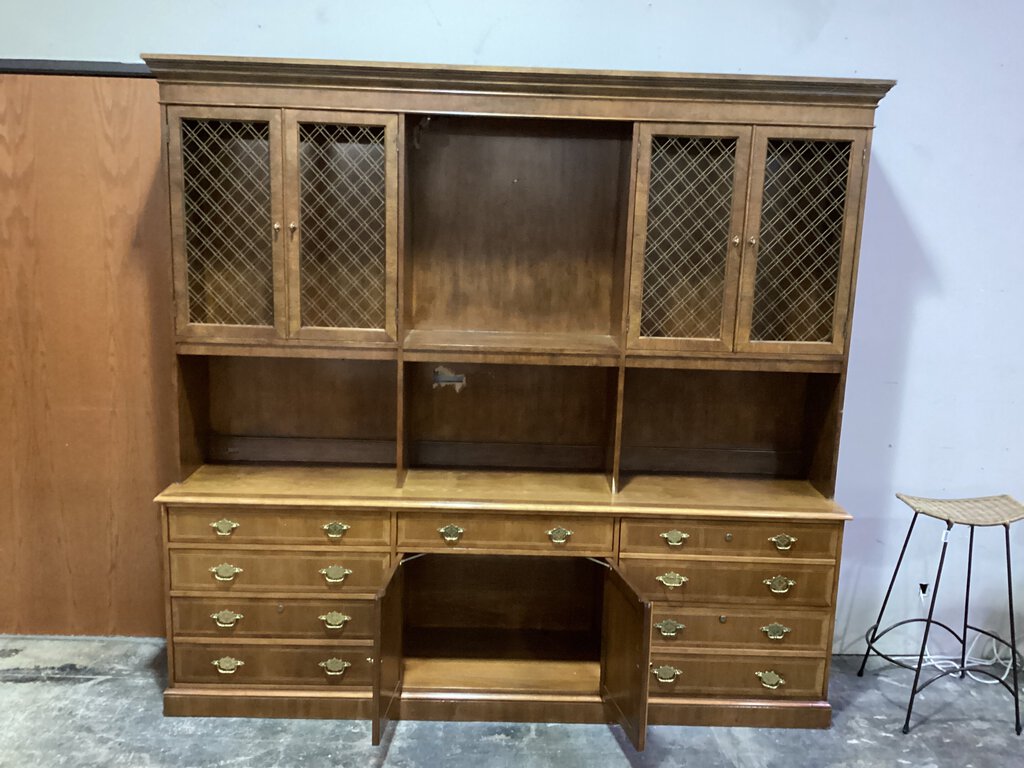 82115 - Baker Credenza w/Hutch 88x13x85