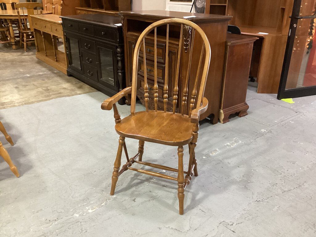 82113 (8511-1) Windsor Arm Chair 24x19x43