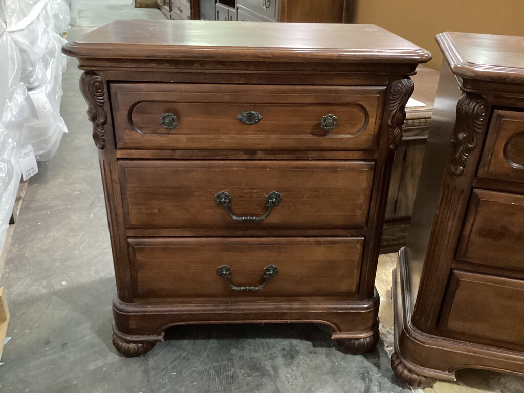 82120 Pair Of Cherry 3 Drawer Nightstands 28x16x32