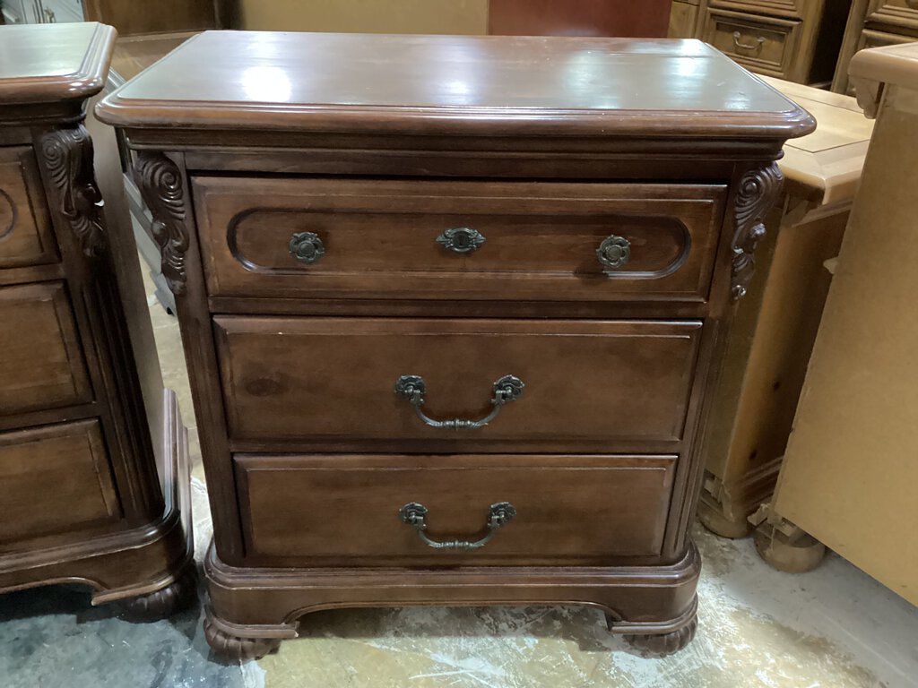 82120 Pair Of Cherry 3 Drawer Nightstands 28x16x32