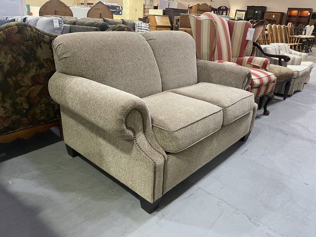 82146 - Mushroom Loveseat 63x36x36