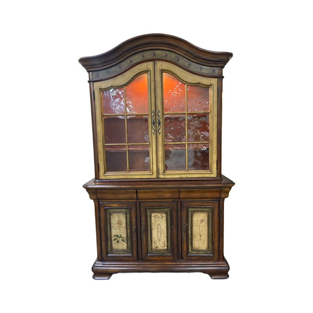 82132 - Hooker Furniture Vineyard Glass Top Hutch 54x19x85