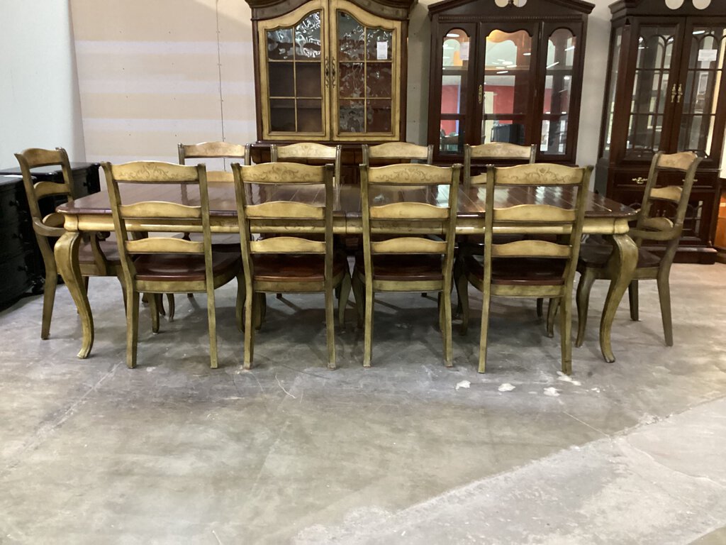 82133 - Hooker Vinyard 11pc Dining Set 42x73-91-109x30