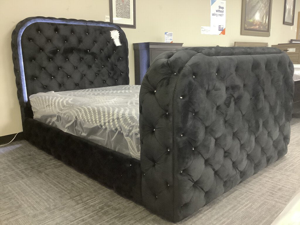 Valentina NEW Black Queen Platform Bed w/TV Lift and Fireplace 65x95x60x48 (132231-32-33)