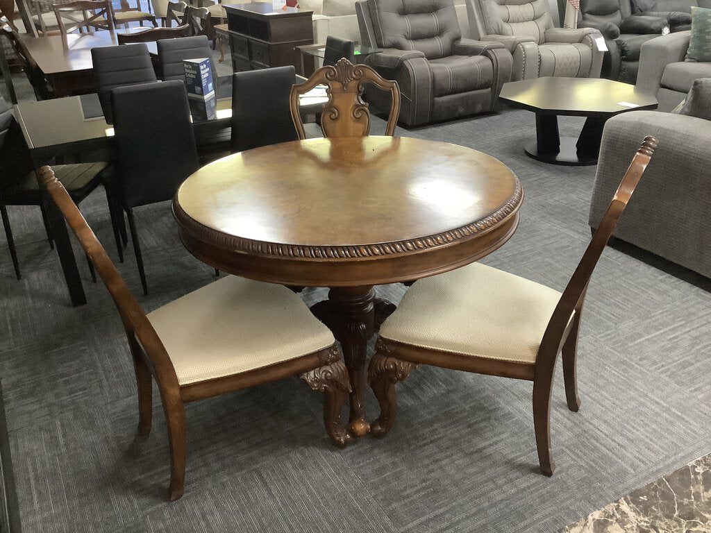 82127 - Hooker Round 4pc Dining Set 44x32