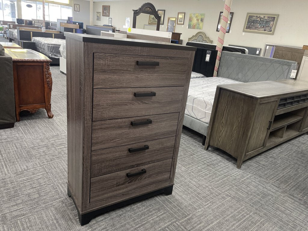 Jamestown NEW Chest 31x16x49 (142096)