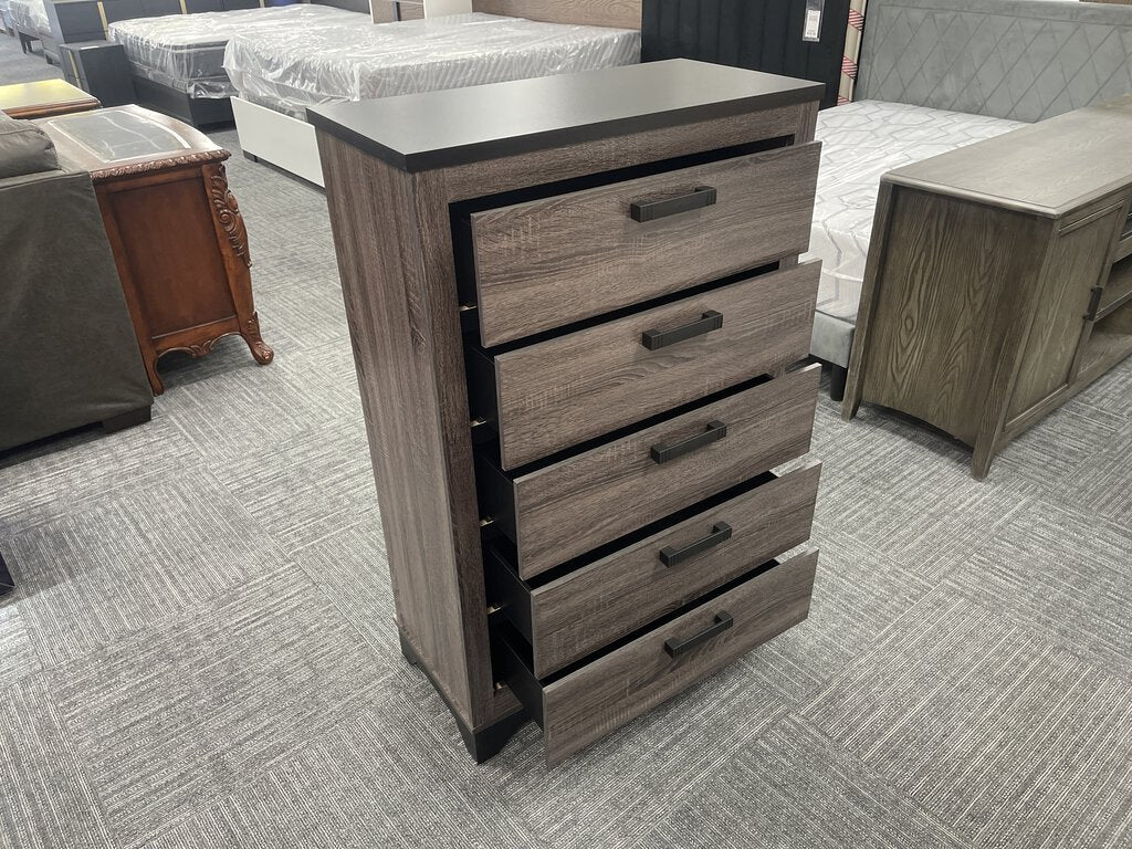 Jamestown NEW Chest 31x16x49 (142096)